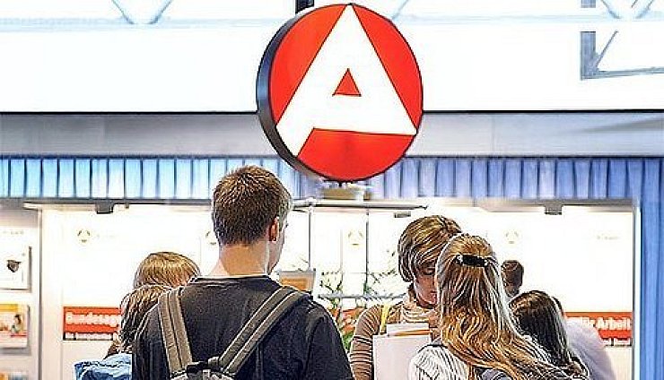 Über 5.000 Lehrstellen in OWL noch frei - © OWL