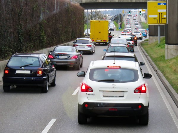 Es droht Stau auf den deutschen Straßen. - © Symbolfoto: Pixabay