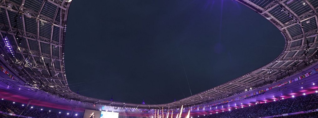 Die Abschiedszeremonie im Stade de France hat begonnen. - © Jens Büttner/dpa