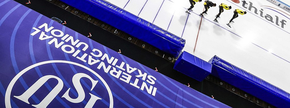 Die Internationale Eislaufunion Isu lässt russische und belarussische Athletinnen und Athleten für bestimmte Wettkämpfe wieder zu. - © Vincent Jannink/ANP/dpa
