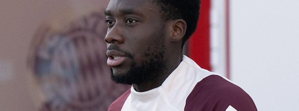 Alphonso Davies hat wieder das Lauftraining aufgenommen. - © Sven Hoppe/dpa
