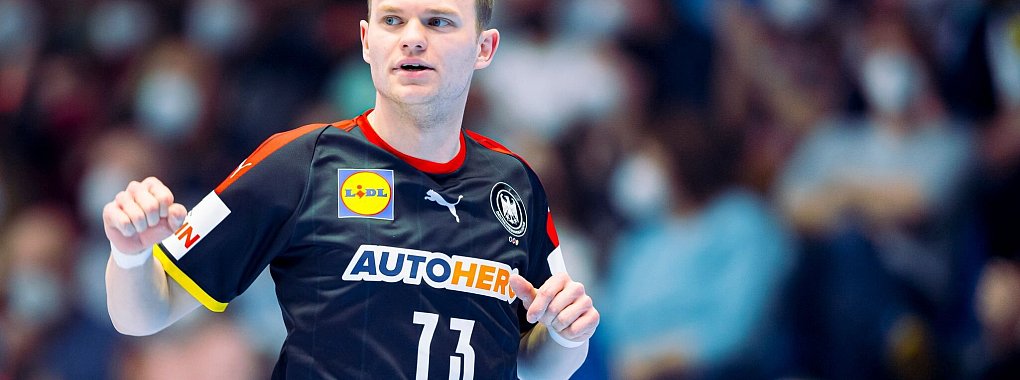 Rechtsaußen Timo Kastening glaubt an eine erfolgreiche Zukunft des jungen DHB-Teams. - © Sascha Klahn/dpa