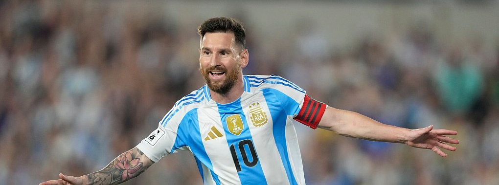 Der argentinische SupersLionel Messi schließt eine Teilnahme an der WM 2026 nicht aus. - © Natacha Pisarenko/AP/dpa