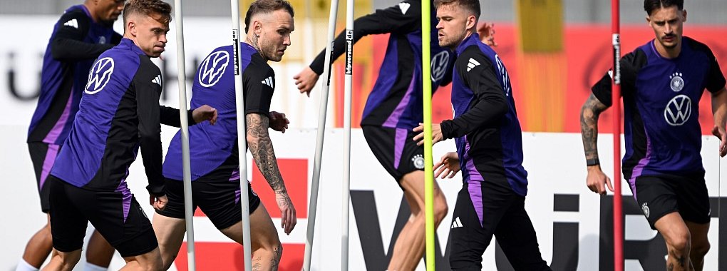 Das Team um Benjamin Henrichs (l-r), Joshua Kimmich, David Raum, Kai Havertz, Maximilian Mittelst&auml;dt und Robin Koch hat laut Bundesliga-Profis gute Titelchancen. - &copy; Federico Gambarini/dpa