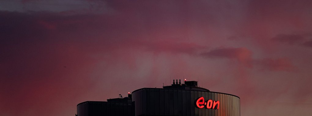 Eon-Kunden, denen eine Strompreiserhöhung ab Januar angekündigt wurde, können ihr Sonderkündigungsrecht nutzen. - © Rolf Vennenbernd/dpa/dpa-tmn