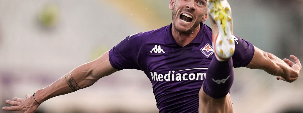 Florenz-Profi Robin Gosens hat auch seinen eigenen Podcast. - © Massimo Paolone/LaPresse/AP/dpa