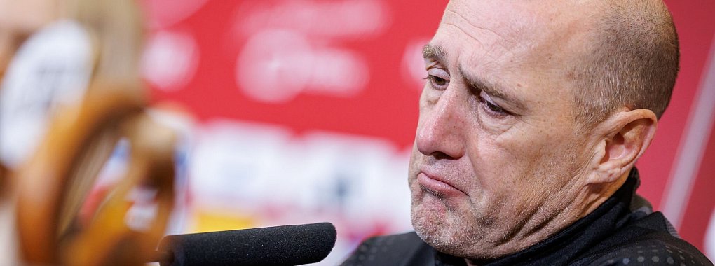 Nach dem 3:8 in Nürnberg nicht mehr Jahn-Coach: Joe Enochs. - © Daniel Karmann/dpa