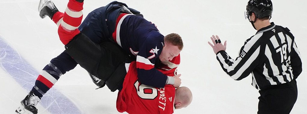 US-Nationalspieler Brady Tkachuk (oben) lieferte sich eine der drei Prügeleien zum Start des Duells mit Kanada. - © Christinne Muschi/Canadian Press via ZUMA Press/dpa