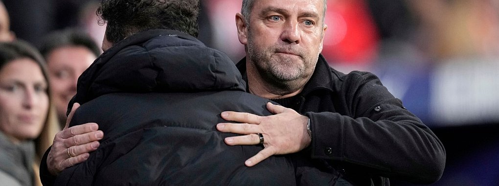 Hat mit dem FC Barcelona alle Chancen auf die Meisterschaft: Trainer Hansi Flick. - © Bernat Armangue/AP/dpa