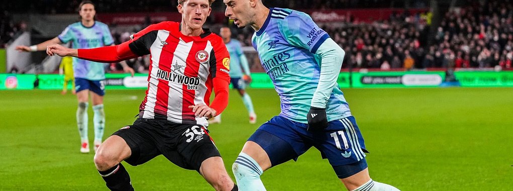 Neuzugang in Wolfsburg: Der dänische Nationalspieler Mads Roerslev (l). - © Kirsty Wigglesworth/AP/dpa