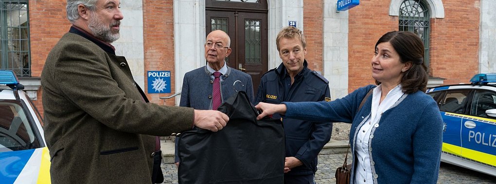 Mit der 555. Folge starten die «Rosenheim-Cops» in die neue Saison. - © Linda Gschwentner/ZDF/dpa