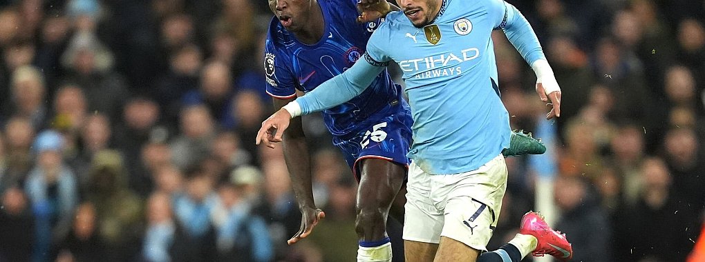Omar Marmoush wechselte für geschätzte 75 Millionen Euro von Eintracht Frankfurt zu Manchester City. - © Martin Rickett/PA Wire/dpa
