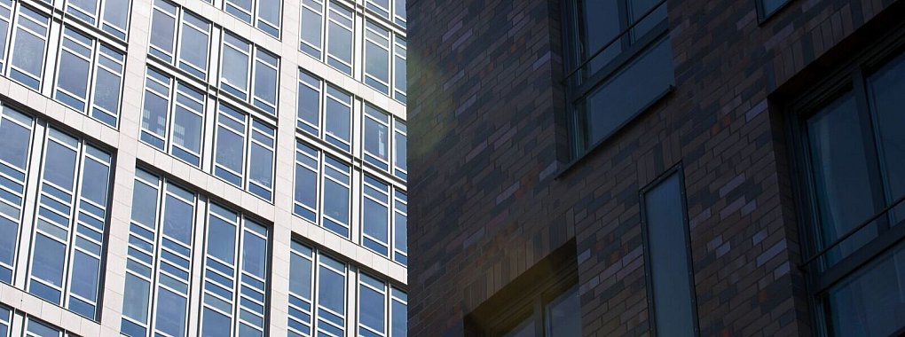 Wer in Bauprojekte investieren möchte, kann das tun, indem er sein Geld in offene Immobilienfonds steckt. Diese stehen aber derzeit noch immer unter Druck. - © Andrea Warnecke/dpa-tmn