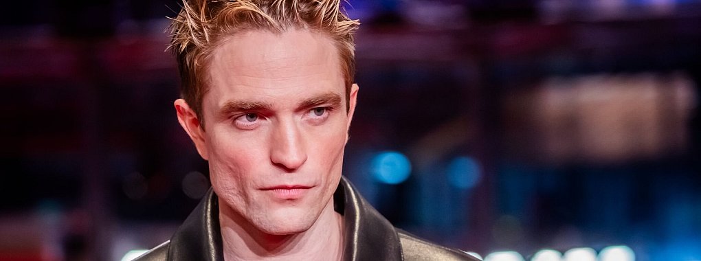 Robert Pattinson hofft, dass die Dreharbeiten für die «The Batman»-Fortsetzung bald beginnen. (Archivbild) - © Christoph Soeder/dpa