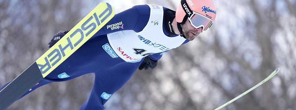 Pius Paschke und seine Teamkollegen erleben in Sapporo ein Debakel. - © Uncredited/Kyodo News/AP/dpa