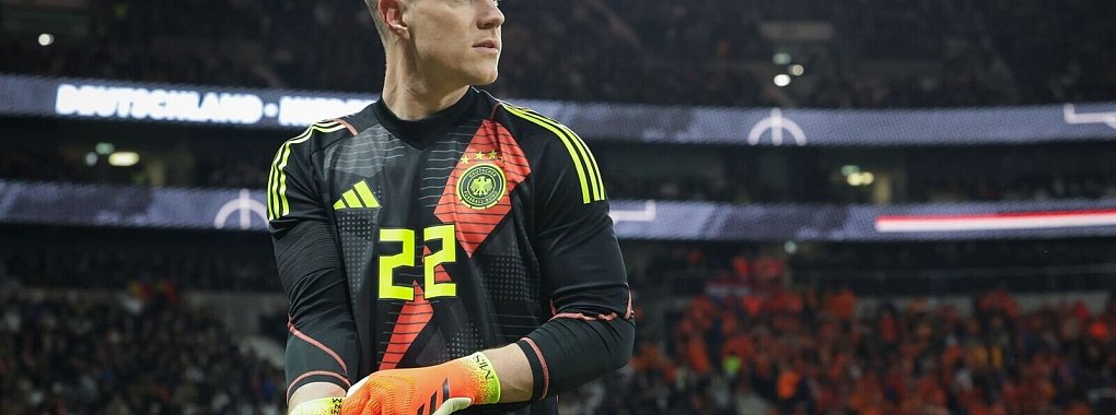 Nationaltorhüter Marc-André ter Stegen weißt einen Medienbericht vehement zurück. - © Christian Charisius/dpa