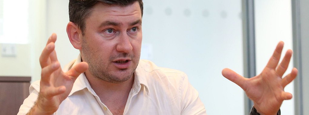 Der russische Kultautor Dmitry Glukhovsky schildert in seinem neuen Buch «Wir. Tagebuch des Untergangs», wie seine Heimat unter Kremlchef Wladimir Putin auf den Abgrund zusteuert. (Archivbild) - © Wolfgang Kumm/dpa