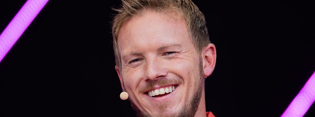 Bundestrainer Julian Nagelsmann schaut auch auf die Wirtschaft. - © Rolf Vennenbernd/dpa