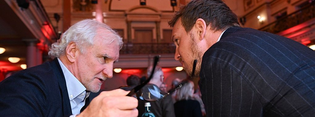 Julian Nagelsmann (r) macht bis 2028 weiter, für Rudi Völler soll beim DFB 2026 Schluss sein. - © Arne Dedert/dpa