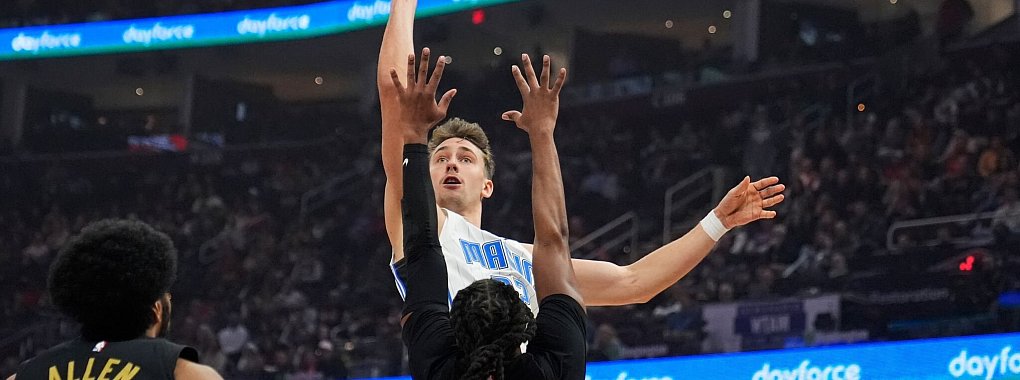 Franz Wagner tat sich gegen Cleveland schwer. - © Sue Ogrocki/AP/dpa