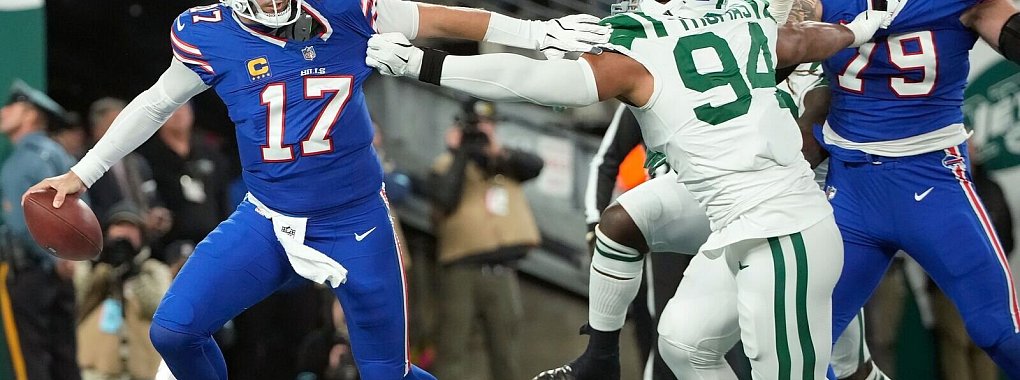 Josh Allen spielt mit den Buffalo Bills eine Saison voller Höhen und Tiefen. - © Pamela Smith/AP/dpa