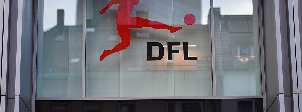 Die DFL akzeptiert den Schiedsspruch zum Streit mit DAZN - © Frank Rumpenhorst/dpa