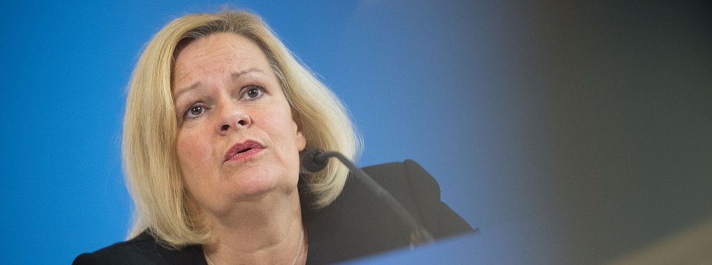 Bundesinnenministerin Nancy Faeser legte den Entwurf für das Gesetz vor. - © Sebastian Gollnow/dpa