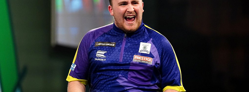 Steht bei seinem WM-Deb&uuml;t sensationell im Finale: Luke Littler. - &copy; Zac Goodwin/PA Wire/dpa