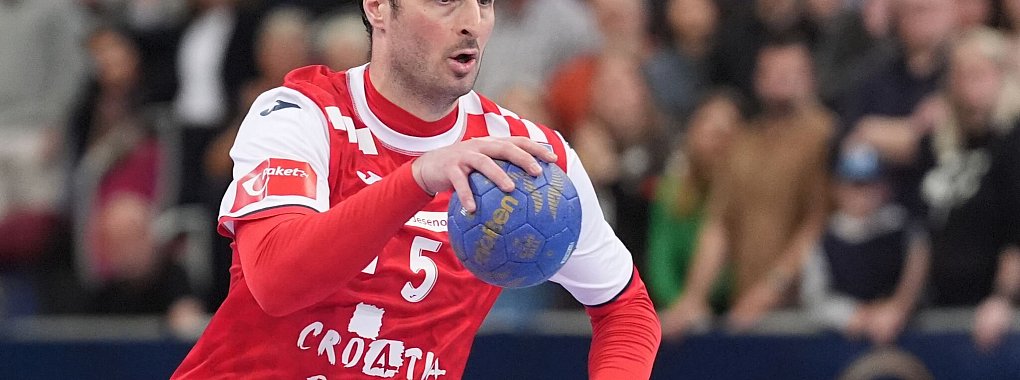 Kroatiens Kapitän Domagoj Duvnjak kann bei der WM wegen einer Wadenverletzung nicht mehr mitwirken. - © Marcus Brandt/dpa
