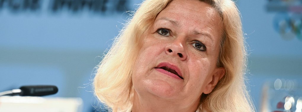 Nancy Faeser sieht die Ausrichtung von Olympischen und Paralympischen Spielen in Deutschland als Chance. - © Marijan Murat/dpa