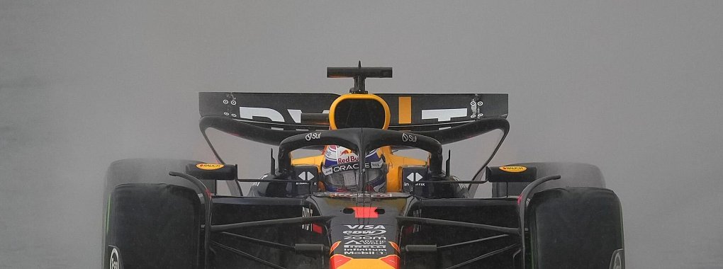 Verstappen liefert eine weltmeisterliche Leistung ab. - © Andre Penner/AP/dpa