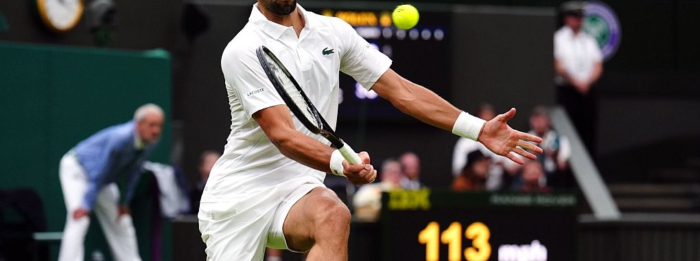 Nicht einmal einen Monat nach seiner Knie-Operation hat Novak Djokovic in Wimbledon seine Erstrundenpartie gewonnen. - &copy; Mike Egerton/PA Wire/dpa