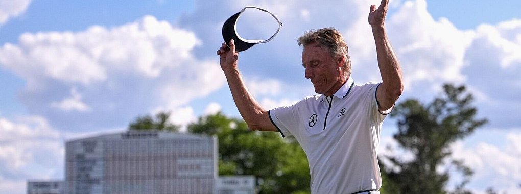 Bernhard Langer verabschiedete sich vom Masters - und die Zuschauer sich von ihm. - © George Walker IV/AP/dpa