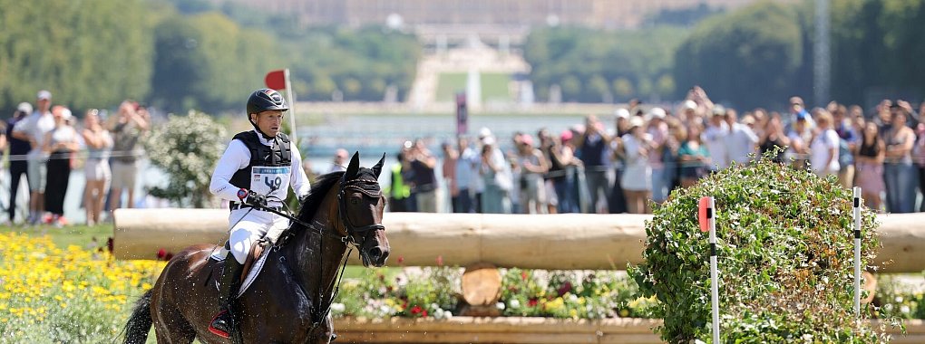 Michael Jung reitet mit Chipmunk auf Goldkurs. - &copy; Rolf Vennenbernd/dpa