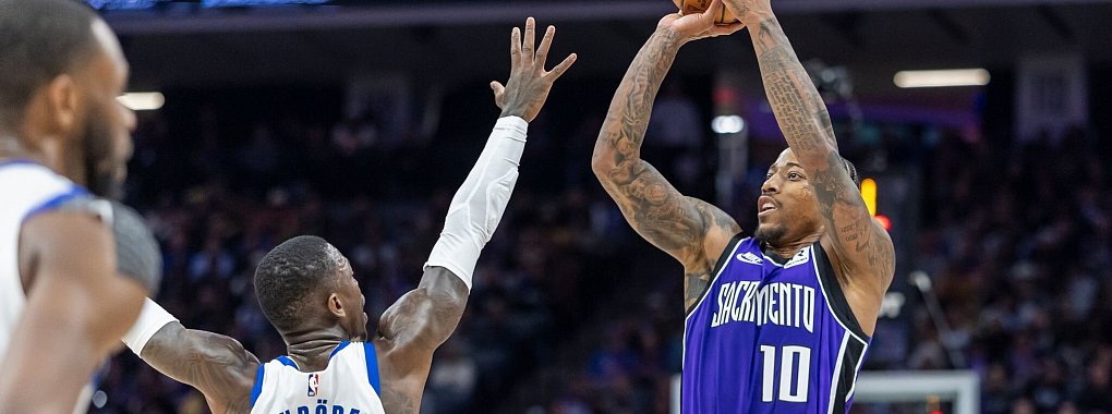 Dennis Schröder ging zum ersten Mal für die Warriors von der Bank aus in ein Spiel. - © Sara Nevis/AP/dpa