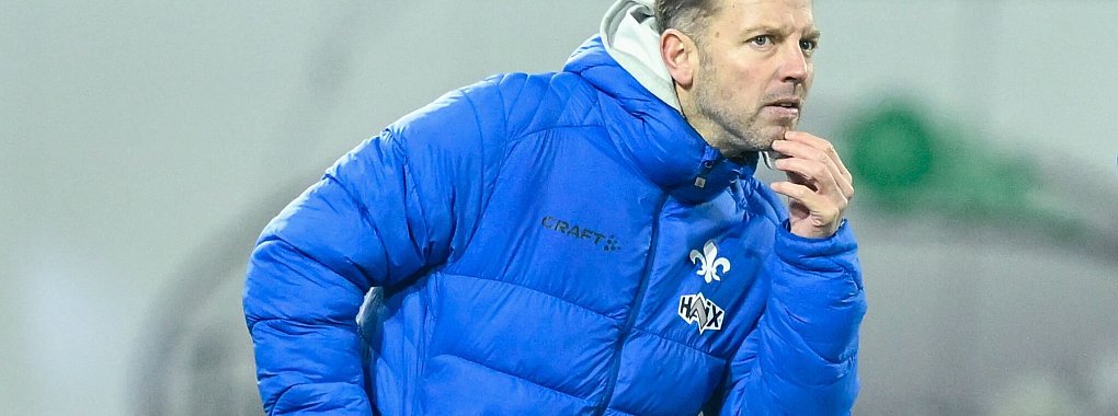 Florian Kohfeldt kehrt im Achtelfinale des DFB-Pokals als Trainer von Darmstadt zu seinem Herzensclub Werder Bremen zurück. - © Uwe Anspach/dpa
