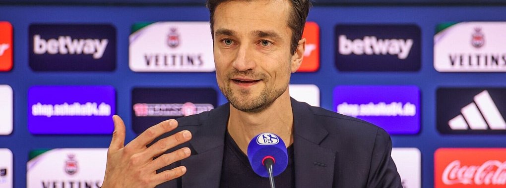 Schalkes Vorstandsvorsitzender Matthias Tillmann wirbt für ein neues Sanierungskonzept. - © Tim Rehbein/dpa