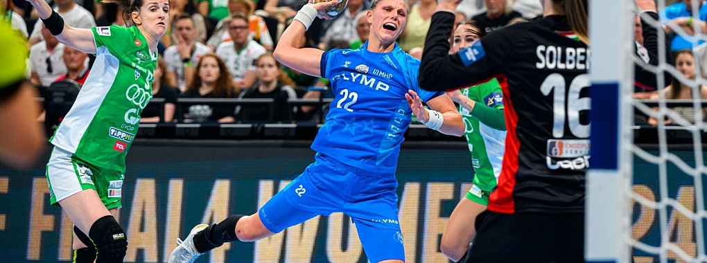 Die Bietigheimerinnen um Xenia Smits (M) mussten sich Audi ETO Gy&ouml;r geschlagen geben. - &copy; Marco Wolf/dpa