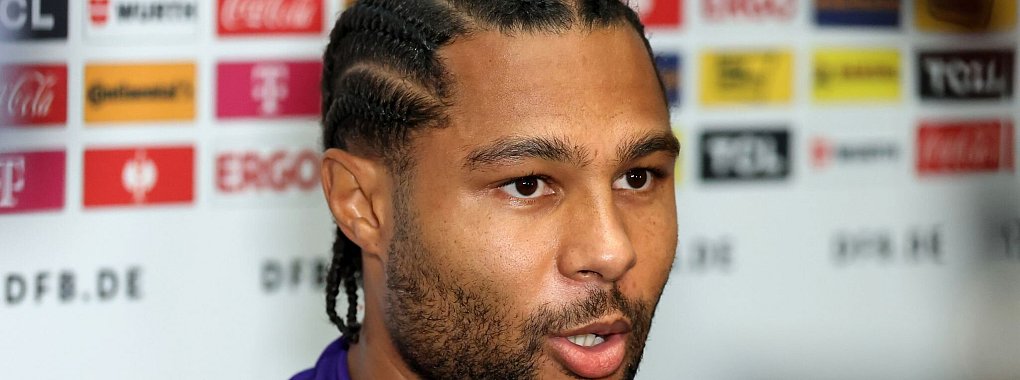 Nach seinem Trainings-Comeback formuliert Serge Gnabry klare Ansprüche und Ziele. - © Daniel Löb/dpa