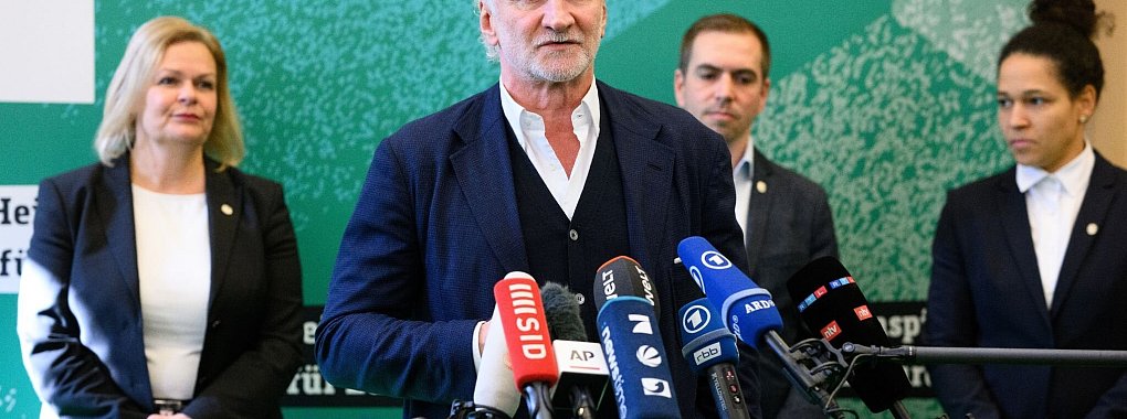 Nach Meinung von DFB-Sportdirektor Rudi V&ouml;ller hat das Nationalteam viel Qualit&auml;t. - &copy; Bernd von Jutrczenka/dpa