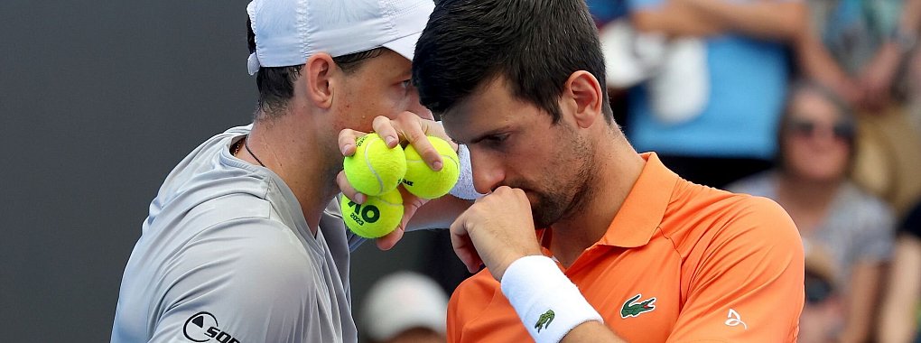 Initiierten gemeinsam die Spielergewerkschaft PTPA: Vasek Pospisil (l) und Novak Djokovic. - © Kelly Barnes/AP/dpa