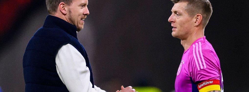 Toni Kroos (r) will seine sportliche Karriere nach der EM beenden. - &copy; Tom Weller/dpa