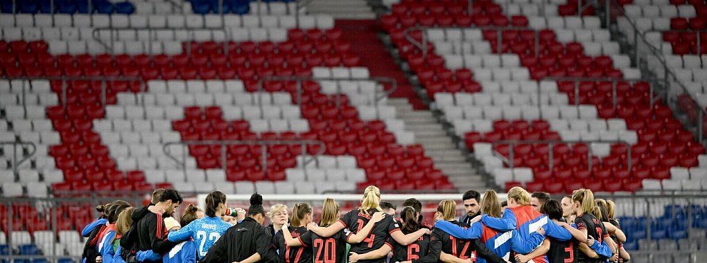 Die Bayern-Fußballerinnen wollen die Allianz Arena gut füllen. - © Peter Kneffel/dpa