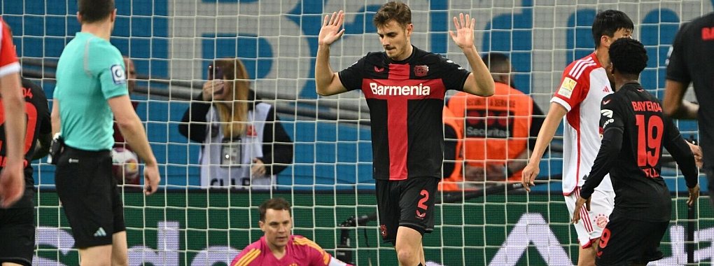 Als Josip Stanisic sein erst zweites Tor in der Fu&szlig;ball-Bundesliga erzielte, wirkte es so, als tue es ihm leid. - &copy; Federico Gambarini/dpa