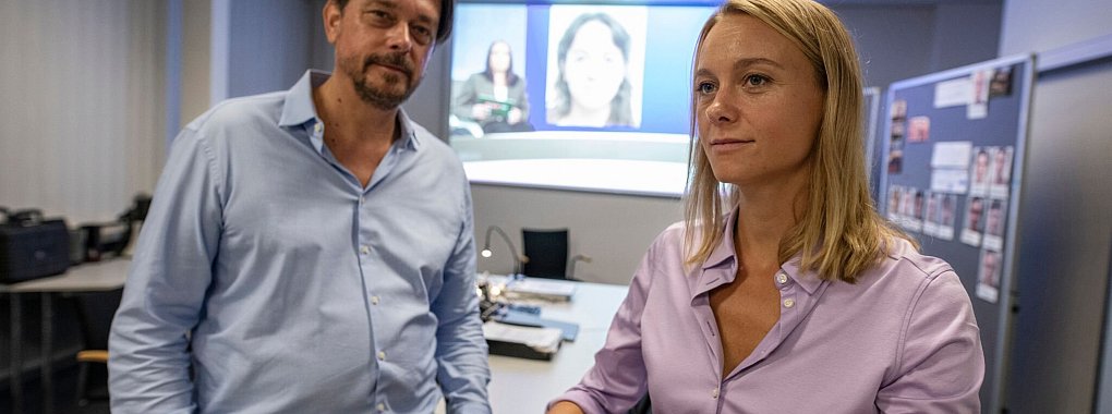 Sie mögen sich, sie nerven sich: Sascha Bergmann (Hary Prinz, l) und Anni Sulmtaler (Anna Unterberger). - © Toni Muhr/ARD Degeto Film/Allegro Film/dpa