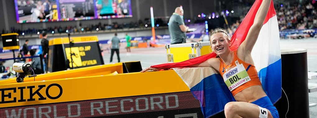Femke Bol aus den Niederlanden feiert ihren Weltrekord &uuml;ber die 400 Meter. - &copy; Bernat Armangue/AP