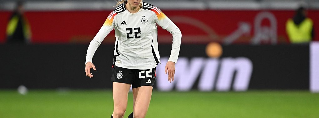 Vor dem Weggang aus Wolfsburg: Nationalspielerin Jule Brand. - © Sebastian Christoph Gollnow/dpa