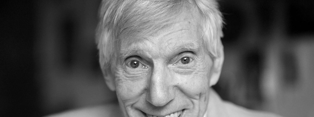 Henry Valentino ist tot. Der Schlagersänger starb im Alter von 95 Jahren. - © Henning Kaiser/dpa