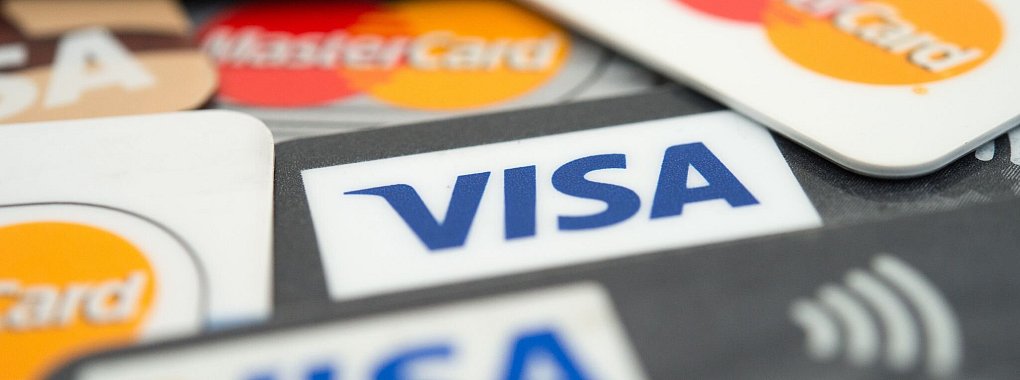 Es gibt unterschiedliche Arten von Kreditkarten. Welche am besten passt, kommt auf die persönlichen Bedürfnisse an. - © Andrea Warnecke/dpa-tmn