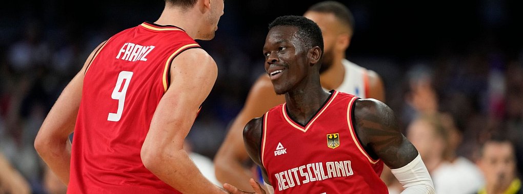 Die deutschen Basketballer gehen makellos ins Viertelfinale. - © Mark J. Terrill/AP